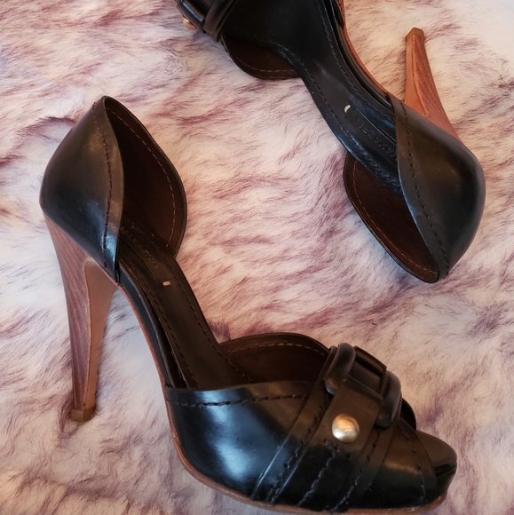 bcbgmaxazria heel shoes